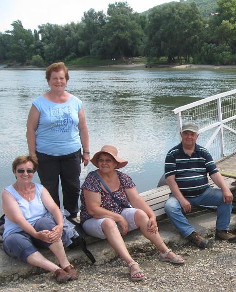 Gizi, Erzsi, Marika, Gyula.jpg